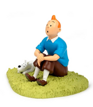 Load image into Gallery viewer, Resin Collectible: Tintin and Snowy On The Grass