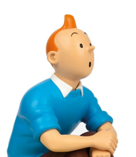 Load image into Gallery viewer, RESIN COLLECTIBLE: Tintin and Snowy On The Grass
