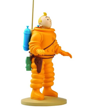 Load image into Gallery viewer, Figurine Resin: Tintin Cosmonaut
