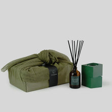 Load image into Gallery viewer, OAKEN X CONTURE - REED DIFFUSER - GREEN - FAR AFIELD
